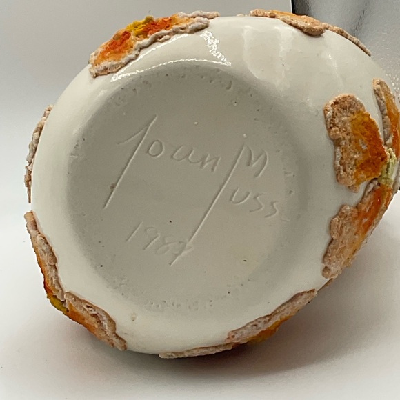 Vintage‎ Ceramic Vase Handmade 1987 Joan Muss Cream Orange Flowers Lava Textured - Picture 8 of 10